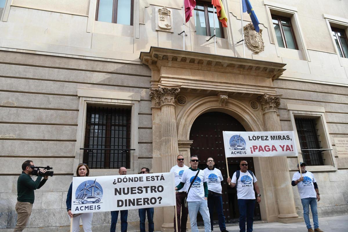 Protesta de Acmeis ante San Esteban.