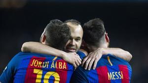 marcosl36663897 barcelona    18 12 2016       deportes      iniesta felicita161218232011