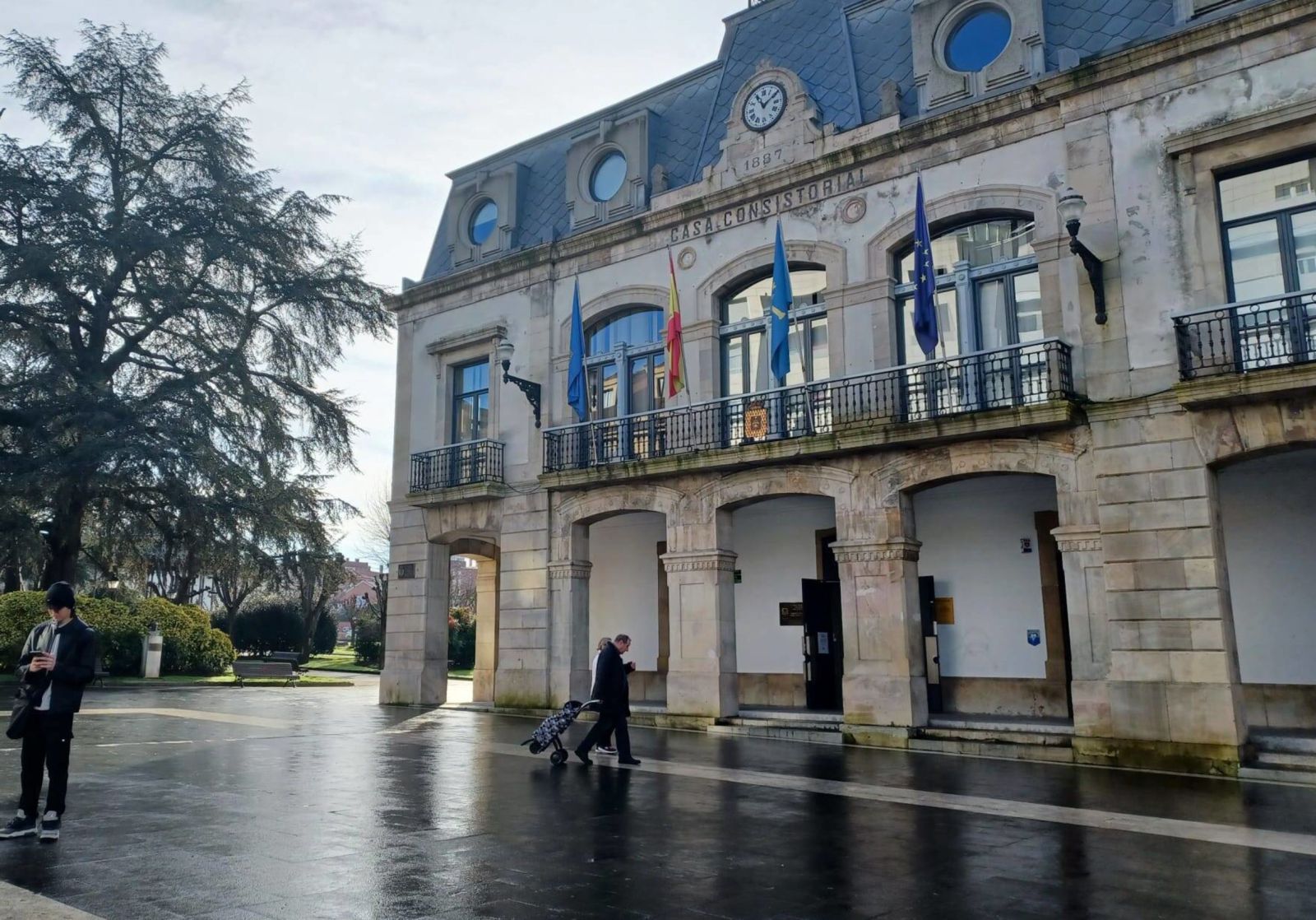 Fachada del Ayuntamiento de Siero.