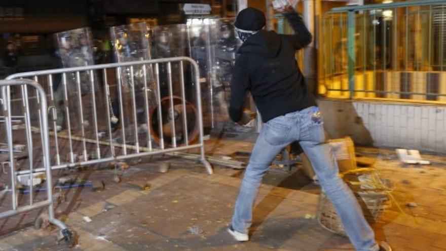 Violentos enfrentamientos entre Policías y manifestantes en Hong Kong