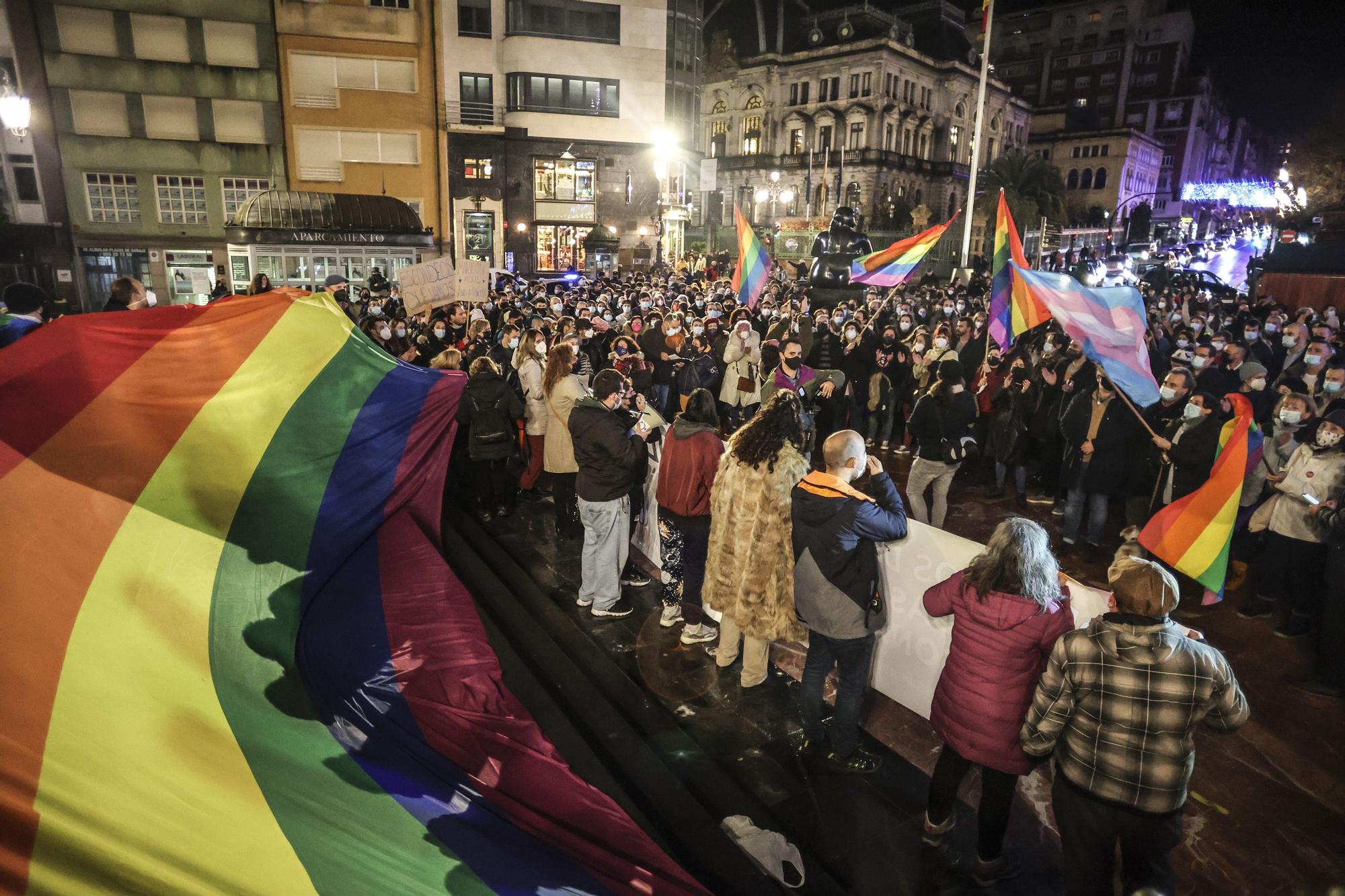 Concentración en Oviedo contra la agresiones homófobas tras el último caso en la ciudad