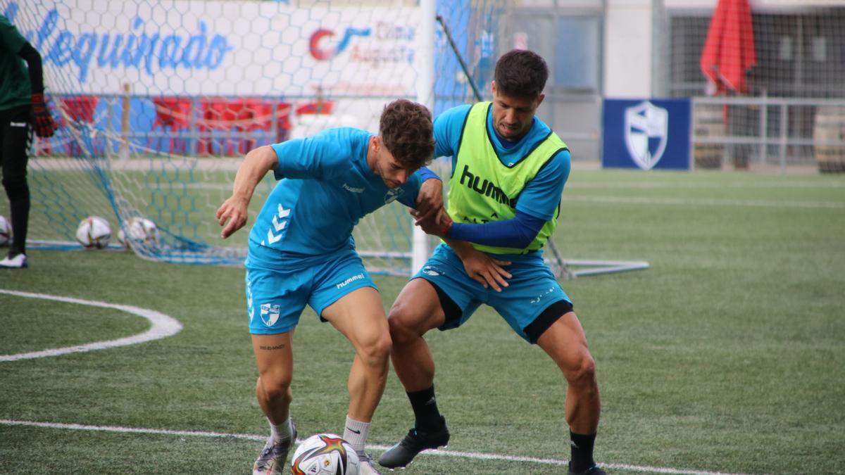 Imagen del entrenamiento de este viernes del CD Ebro.