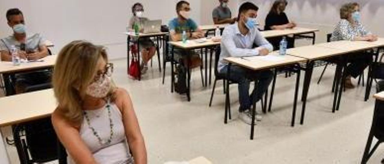 Alumnos de una anterior edición los cursos de la Uned. | // GUSTAVO SANTOS