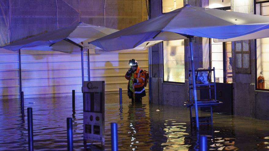 Una fallecida y múltiples daños materiales por fuertes lluvias en Lisboa