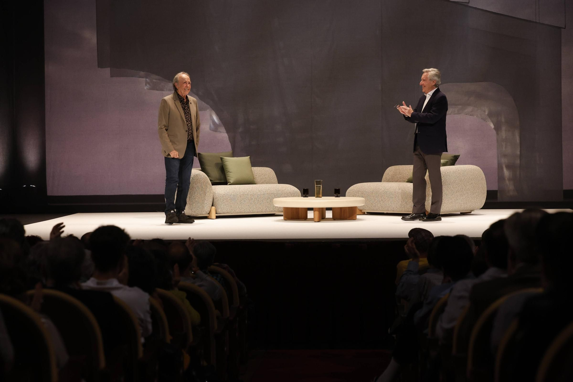 Así fue el encuentro entre Serrat e Iñaki Gabilondo en Gijón.