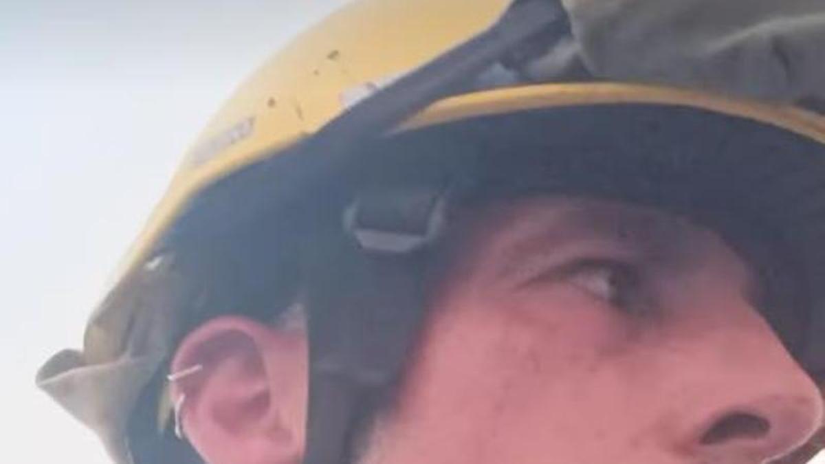 La frustración de un bombero contra el Consell en el incendio de Tirig: “Es vergonzoso estar solo en todo este ‘merder’”