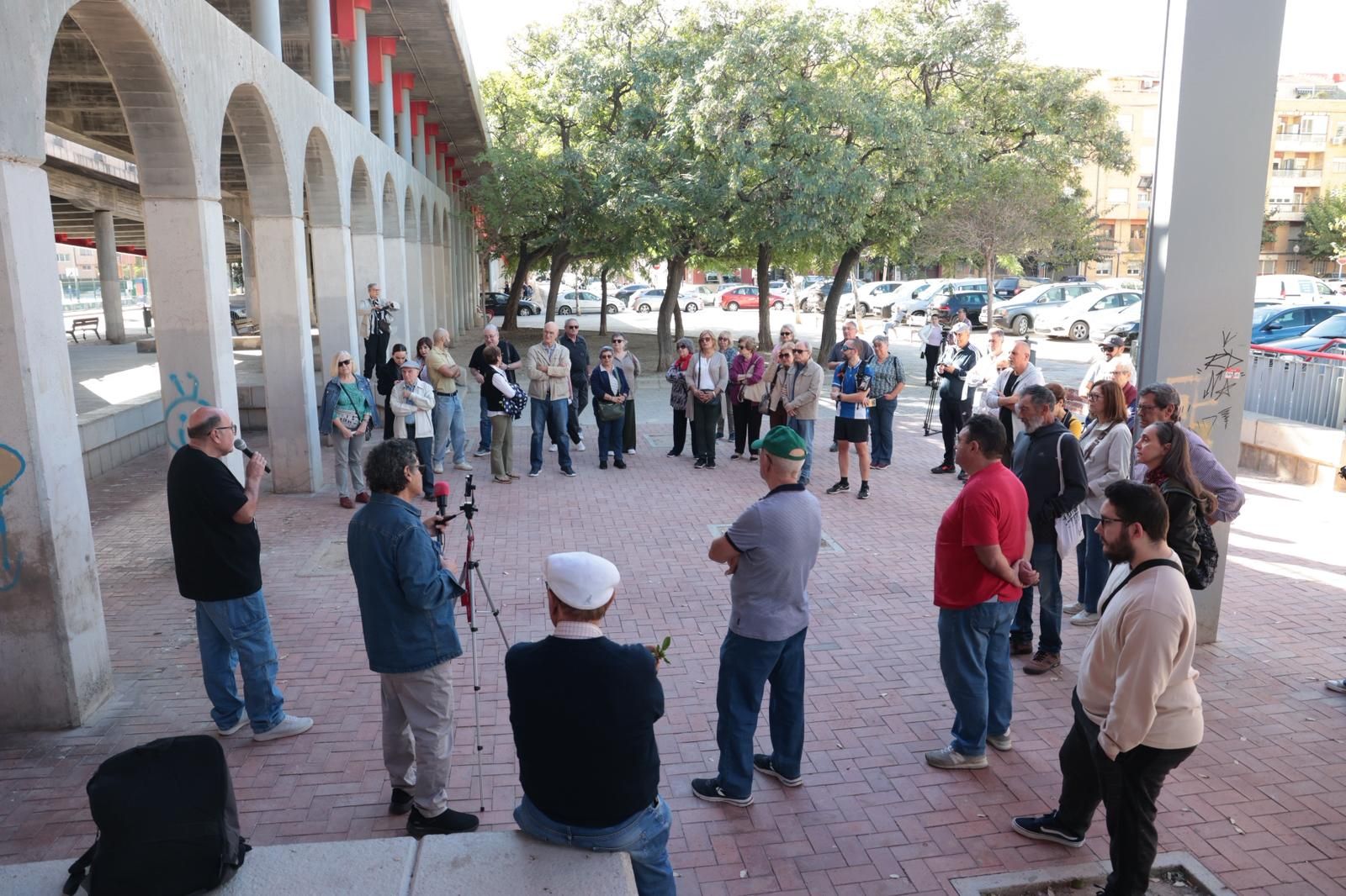 La asamblea vecinal de este sábado 15 de noviembre bajo el Puente Rojo, en imágenes