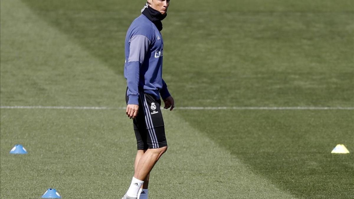 Cristiano Ronaldo, durante el entrenamiento de este viernes en Valdebebas
