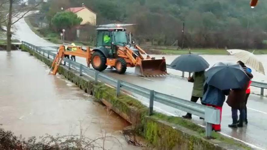 Zamora | El puente de Domez de Aliste, amenazado por el agua