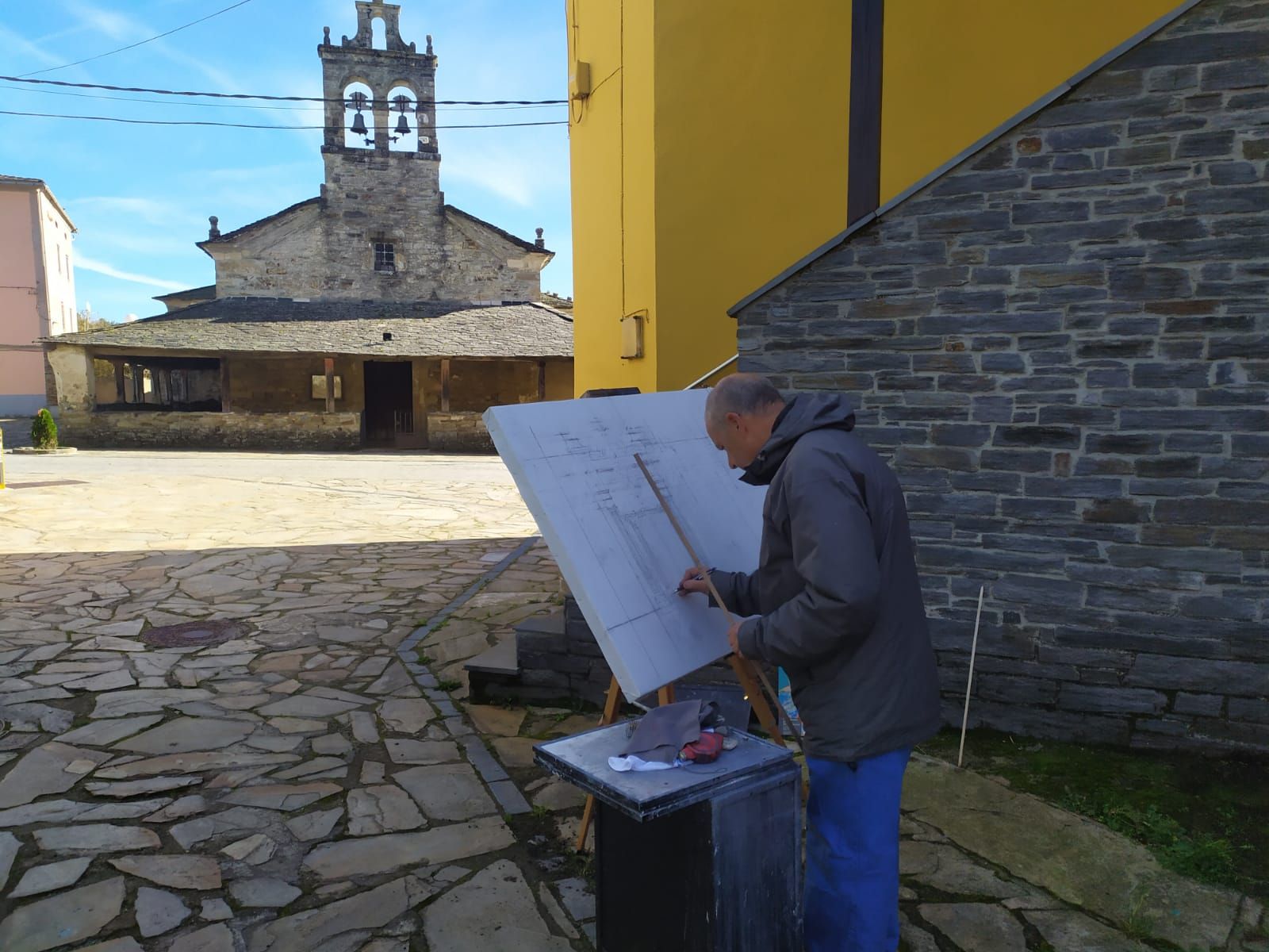 Julio Gómez, de Vizcaya, eligió la localidad de San Martín de Oscos para pintar.
