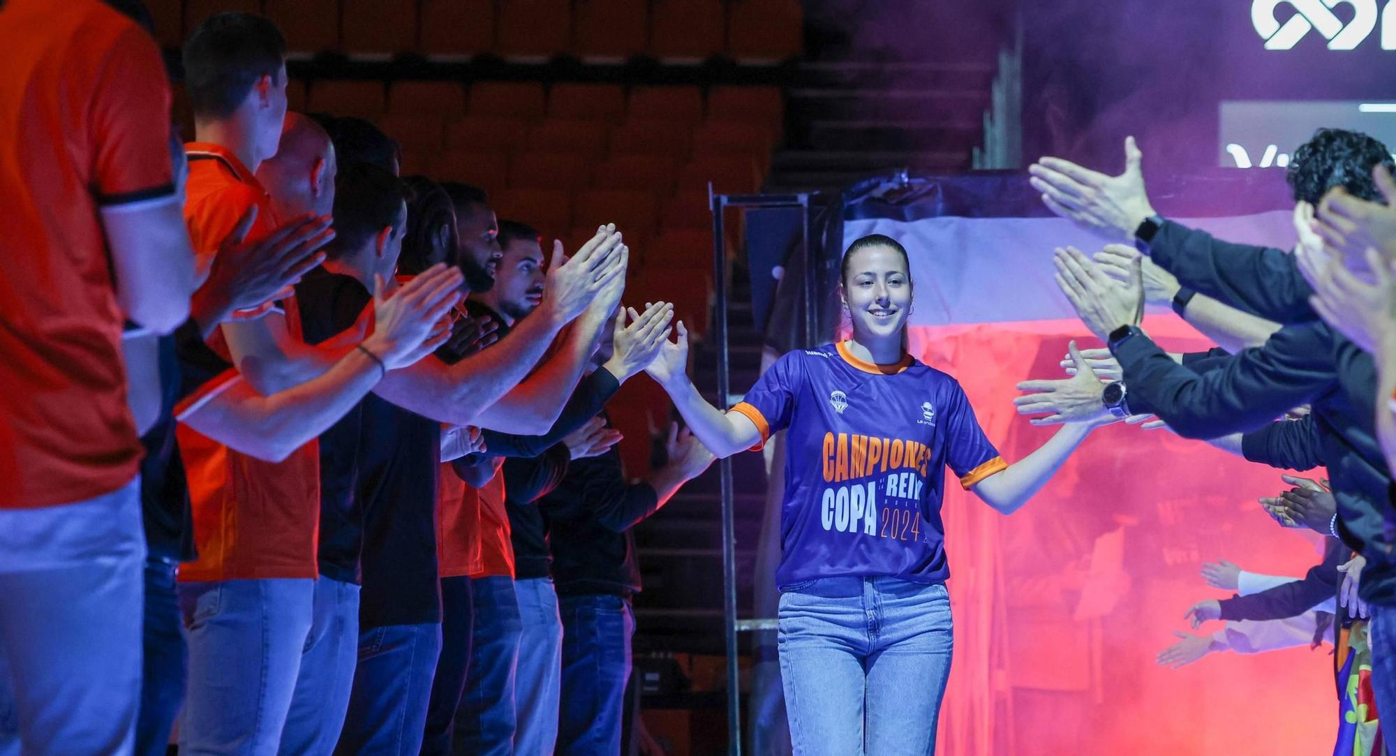 La fiesta llegó a la Fonteta: Así celebraron la Copa de la Reina