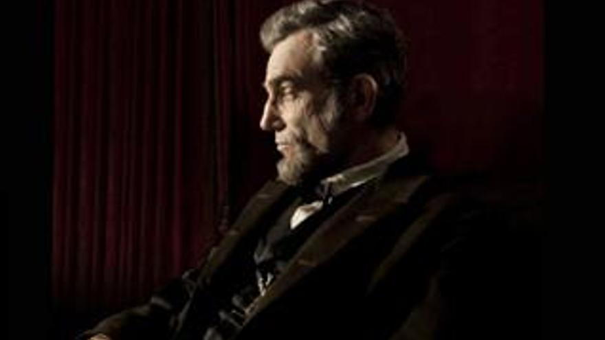 Daniel Day-Lewis es Lincoln.