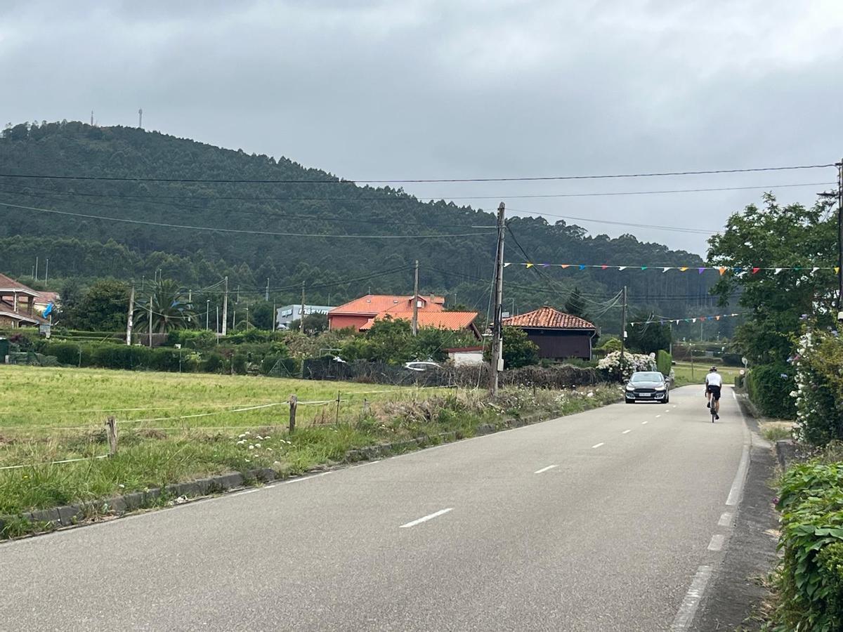 En imágenes: Los vecinos piden limitar la velocidad de los vehículos a su paso por Villademar En imágenes: Los vecinos piden limitar la velocidad de los vehículos a su paso por Villademar