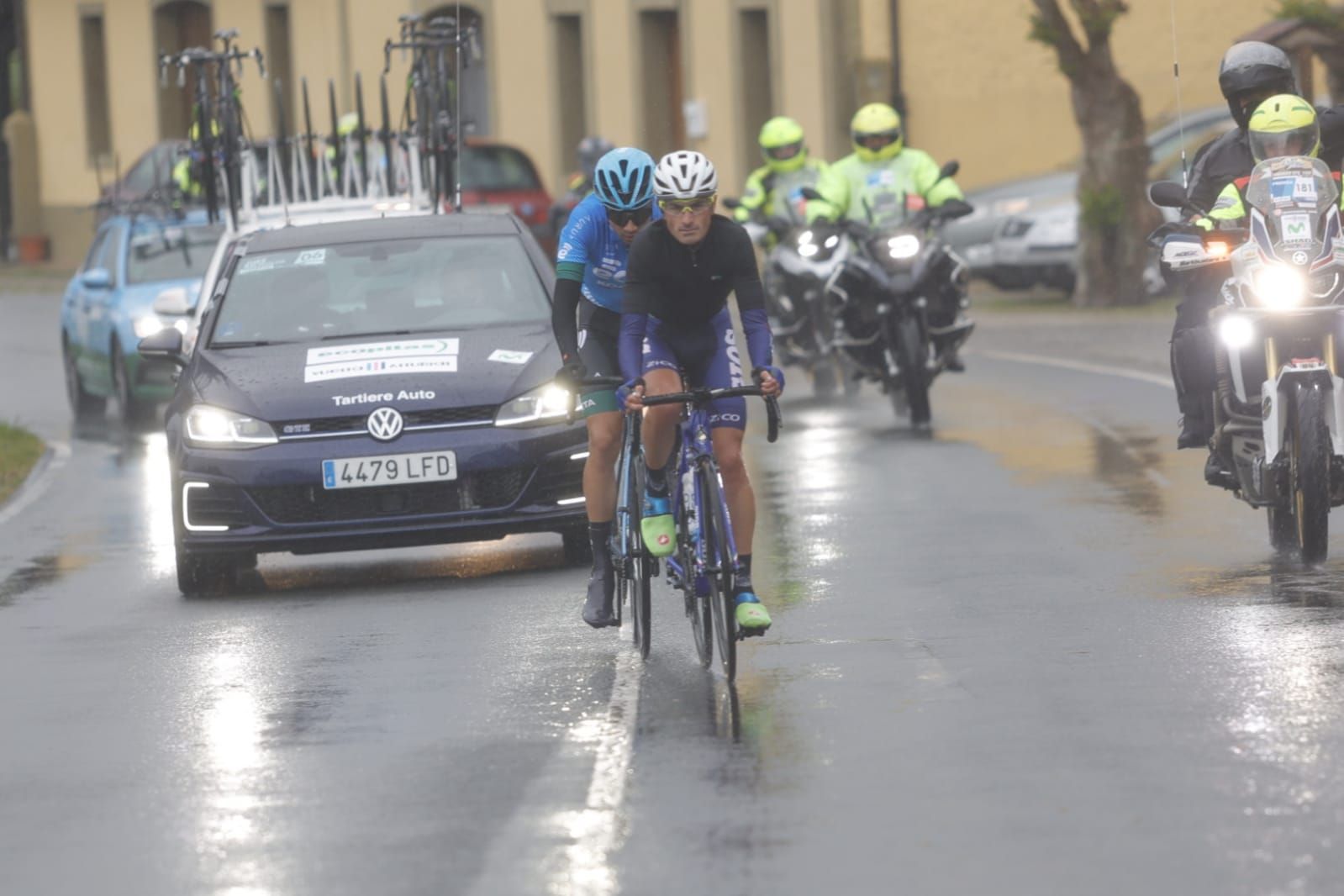 Imágenes de la primera etapa de la Vuelta a Asturias