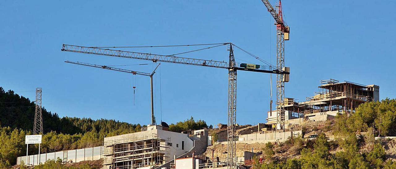 Imagen de la construcción de la urbanización de Cas Mut. | VICENT MARÍ
