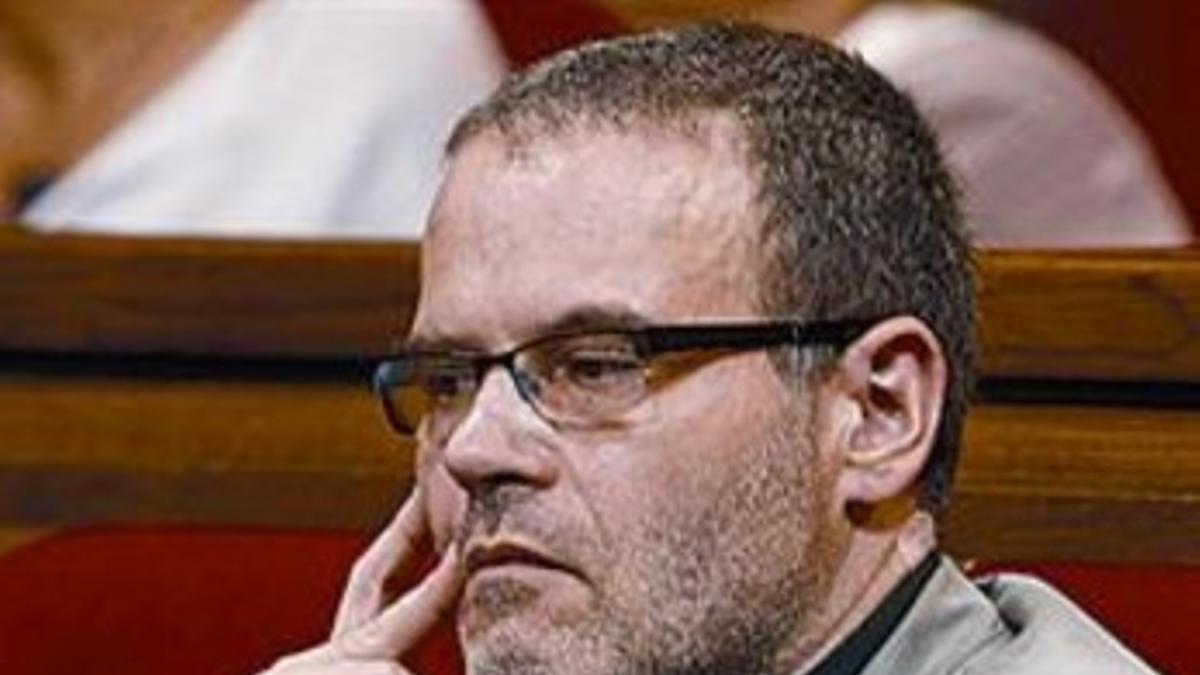 Primerizos 8 Dídac Pestaña y Jordi Cots, ayer, en su primera y última jornada en el pleno del Parlament.
