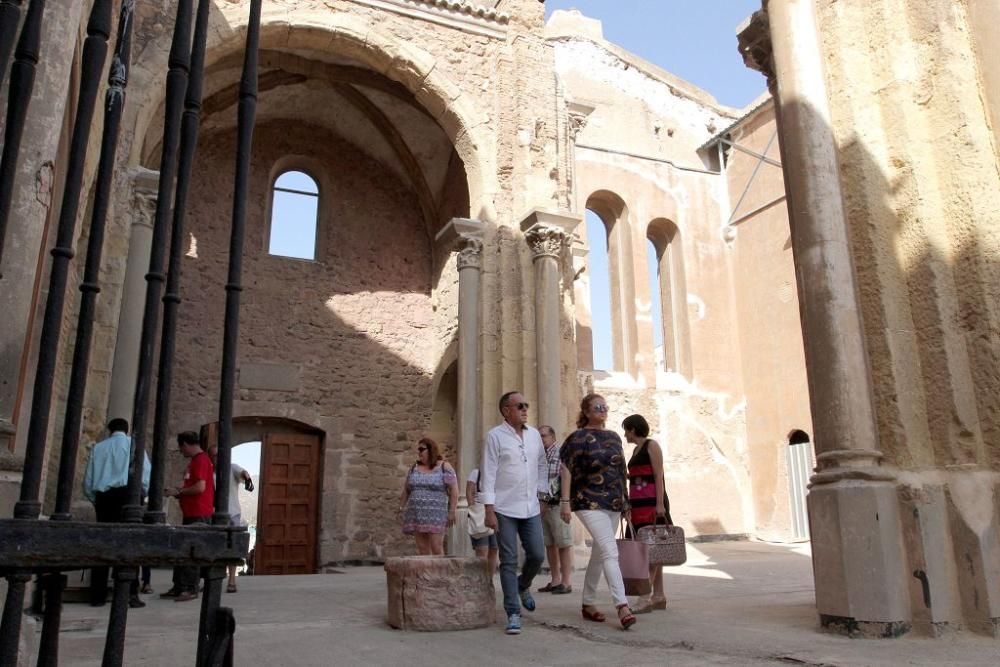 Primeros visitantes a la Catedral Vieja de Cartagena