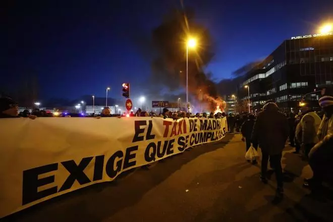 Las imágenes de las protestas de los taxistas en Madrid