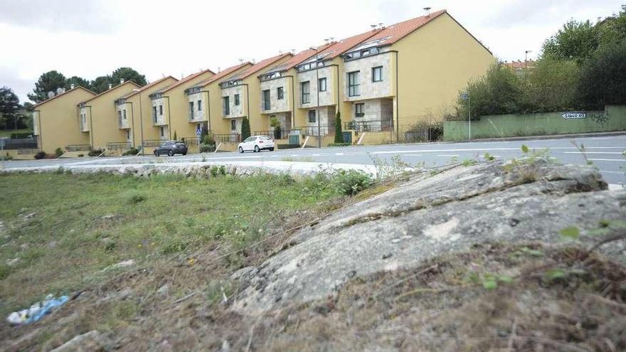 Chalets de una urbanización en la zona de A Zapateira.