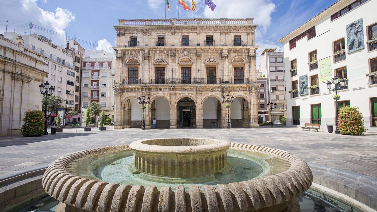 El acto de entrega de la distinción de hijo predilecto tendrá lugar este viernes en el Ayuntamiento de Castelló.