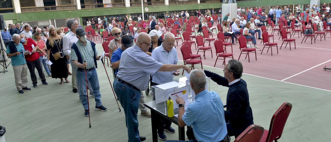 Moción de censura en el CN Metropole.