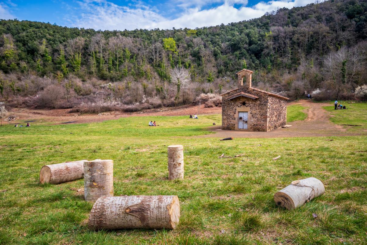 Ermita en el volcán Santa Margarida