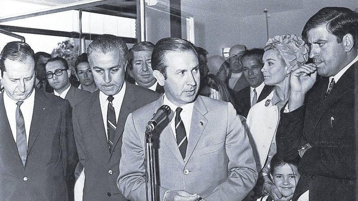 Francisco Platón, Ramon Soldevila, Juan Antonio Samaranch i Joan Manuel Augé en la inauguració del Club de Tennis Manresa