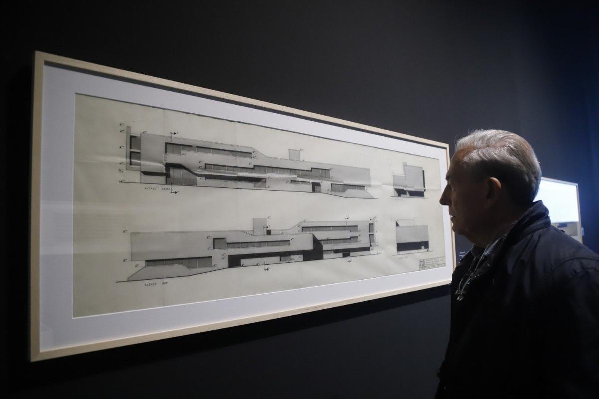 Francisco Daroca, ante el alzado del proyecto de la sede de Diario CÓRDOBA.