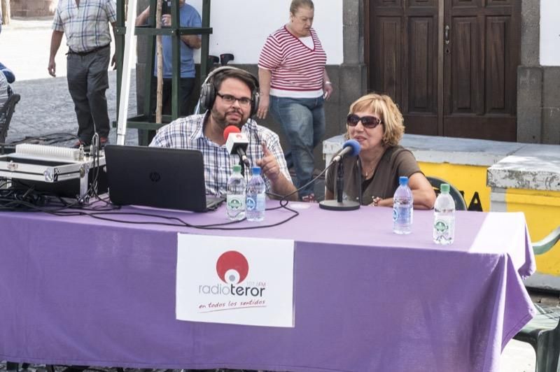 Fiestas del Pino en Teror: Subida de la Bandera en la Basílica