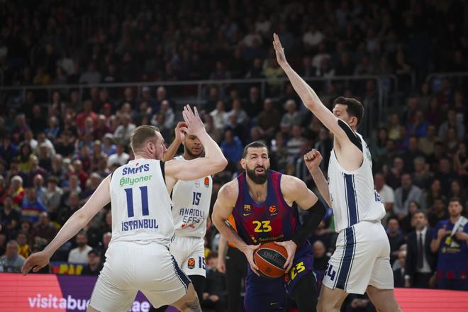 El Barça se sustenta en Clyburn i Shengelia per batre l’Efes