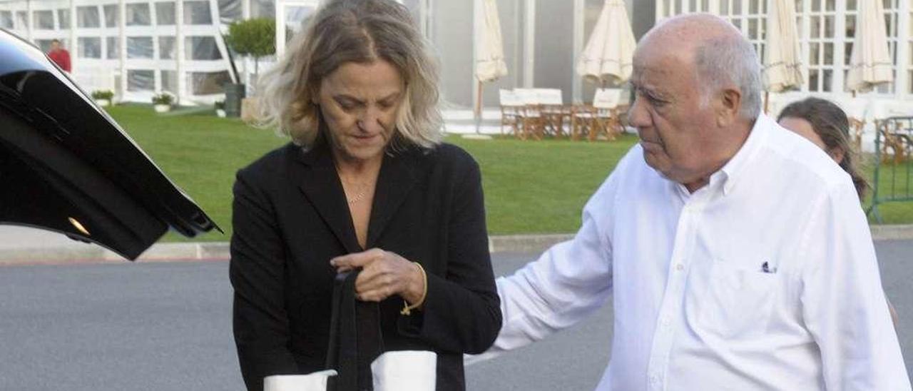 Amancio Ortega, con su mujer, Flora Pérez.