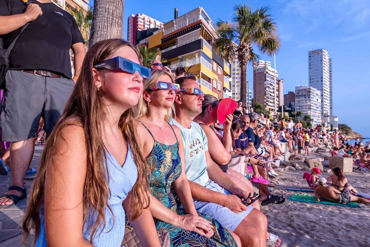 Así se ha visto el eclipse desde Benidorm Así se ha visto el eclipse desde Benidorm