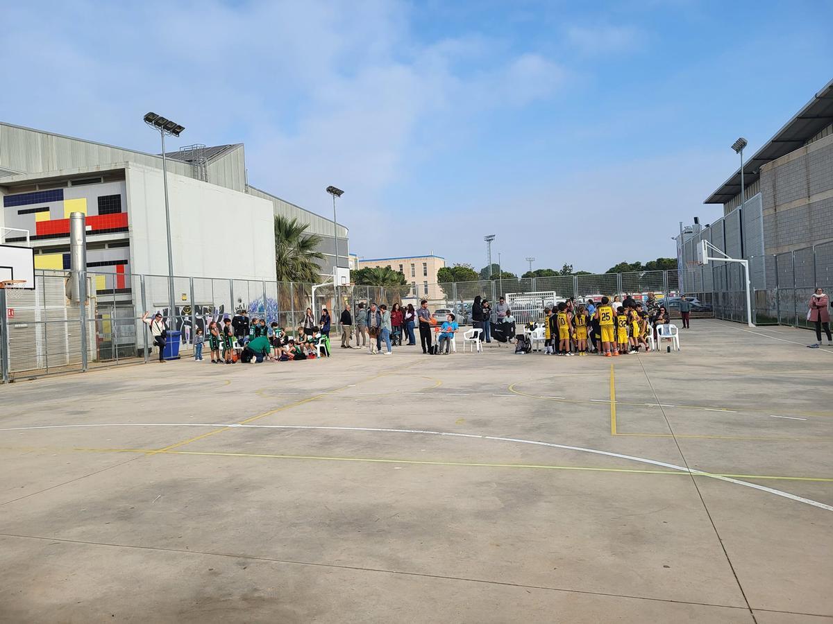 Pista anexa al pabellón donde entrena y juega el CD Berenguer Dalmau.