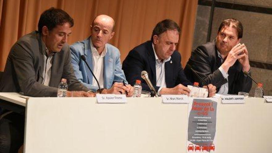 Per l&#039;esquerra, Xavier Flores, Marc Marcè i els alcaldes Junyent i Gimeno