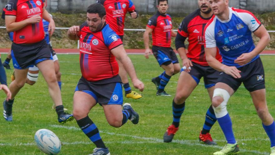 El debut liguero del Os Ingleses se salda con derrota en A Coruña (28-24)