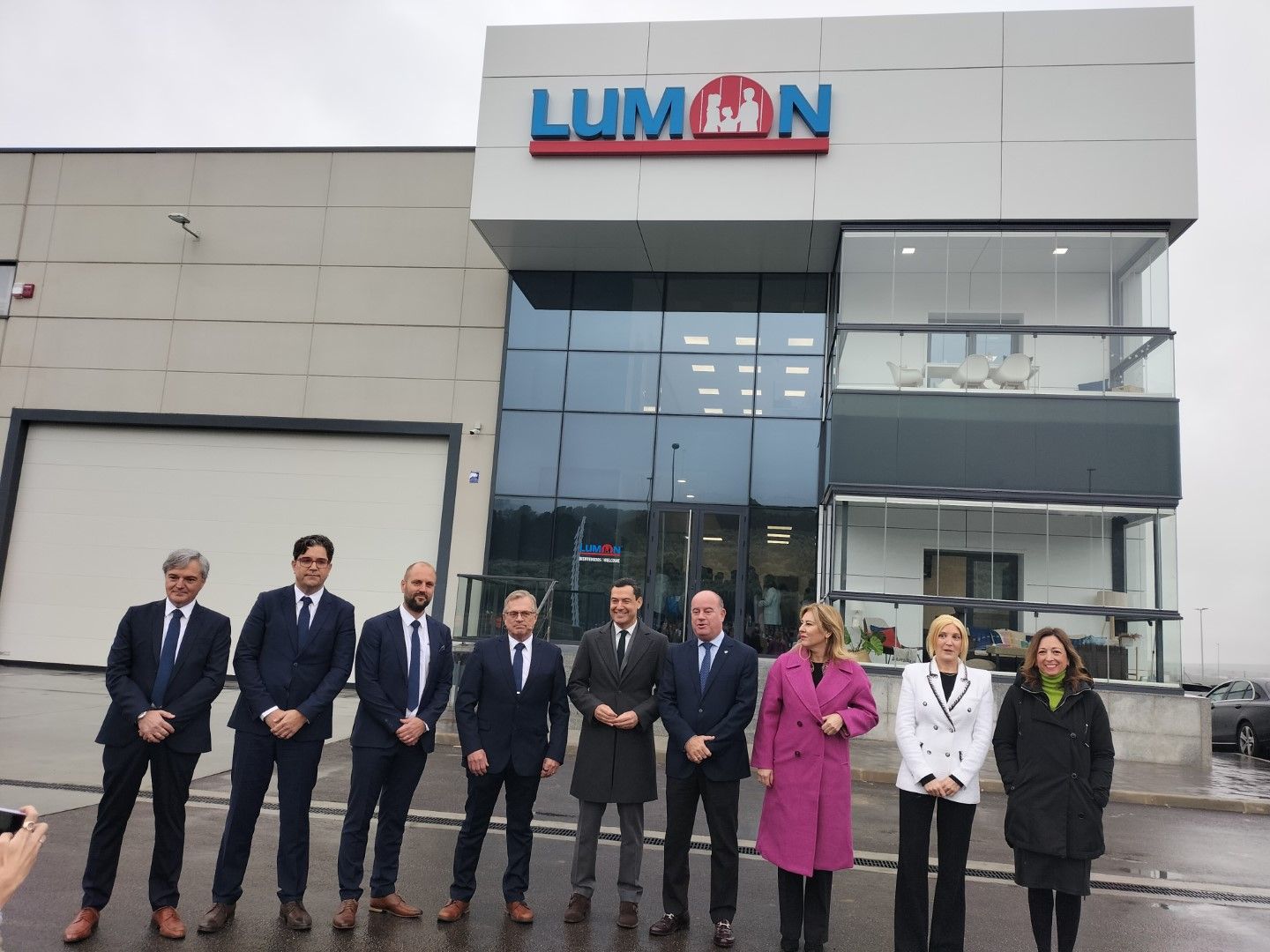 Lumon inaugura su fábrica en Antequera