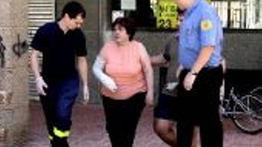 HERIDA UNA MUJER AL APAGAR UN INCENDIO EN SU COCINA