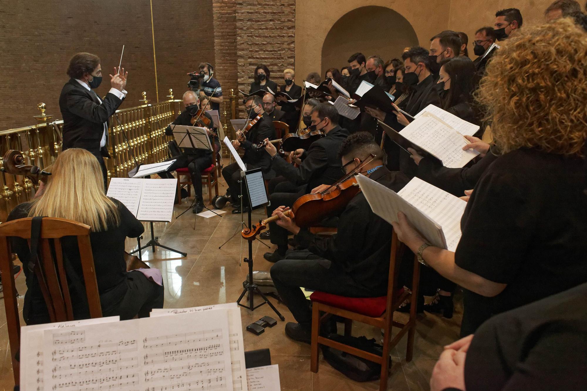 Día de Sant Pasqual en Vila-real, con misa y 'Xulla' en la intimidad