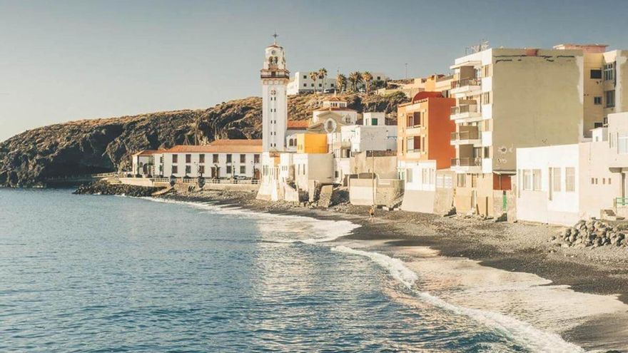 The best routes with a beach in Candelaria