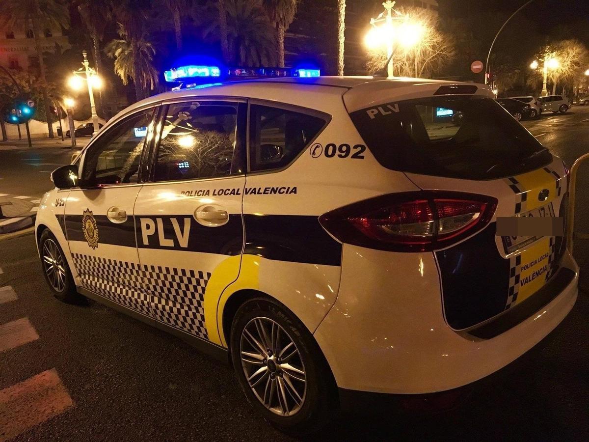Coche patrulla de la Policía Local de València