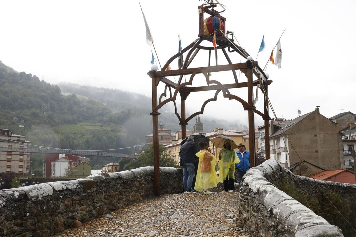 El día en que la Descarga de Cangas se aplazó por la tormenta