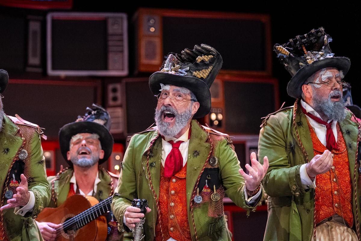 Antonio Martínez Ares con su comparsa de este COAC 2026, 'Los humanos'.