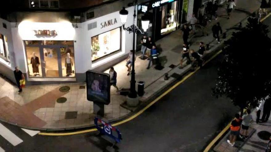 Las protestas contra la quema de una bandera de España en Oviedo acaba en duros enfrentamientos