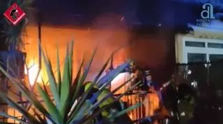 Una mujer resulta intoxicada en el incendio de su vivienda en San Miguel de Salinas