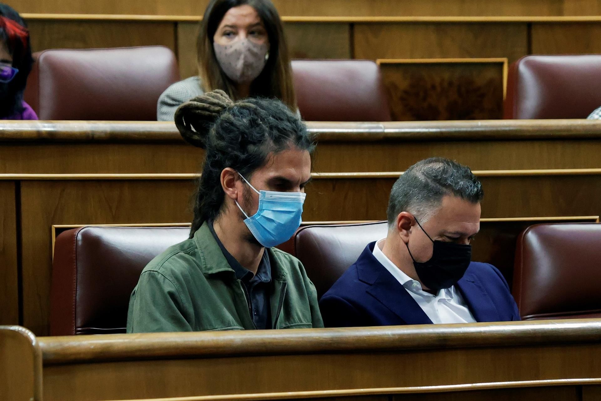 Alberto Rodríguez, en su escaño del Congreso.