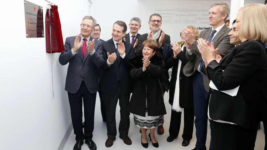 En la inauguración de la nueva sede, desde la izq., Senent, Font, Caballero, Héctor, Rivas, Serrano, Colmeiro, Rueda, Rey Varela y Álvarez.