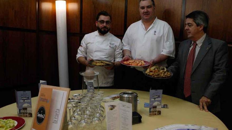 El dueño del Sancho 2, Luis Miguel Rodríguez con los chefs Nacho de las Heras y Manuel Ojeda.