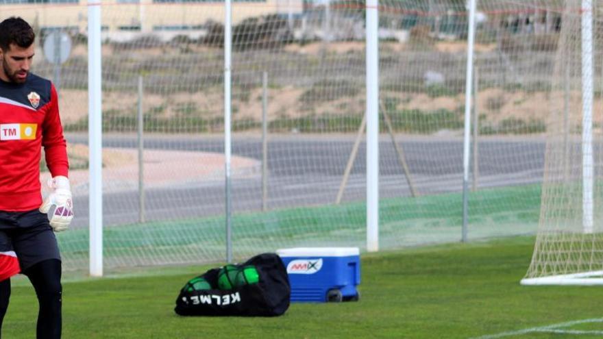 El meta Germán durante el entrenamiento