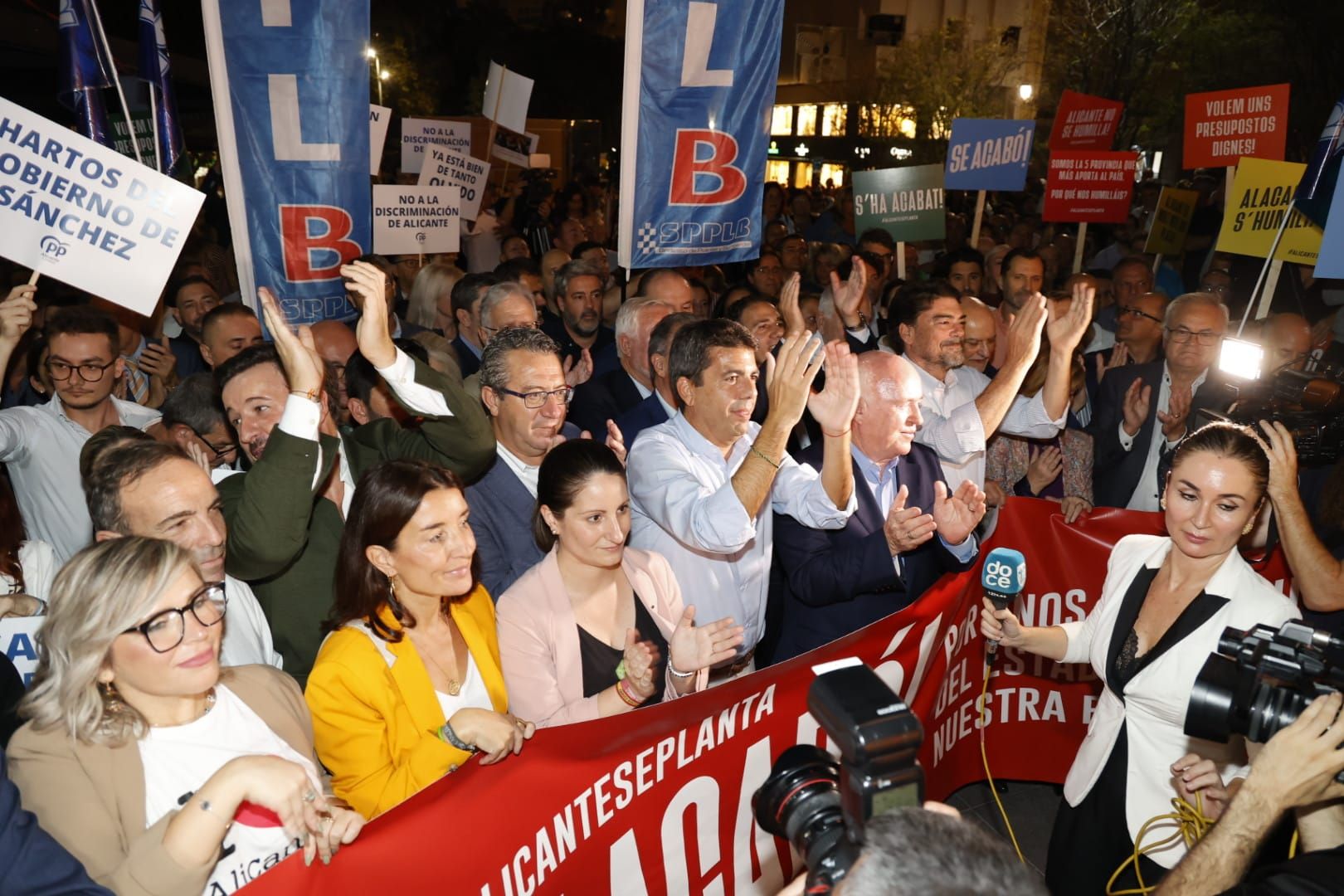 Manifestación en Alicante en protesta por los Presupuestos Generales del Estado