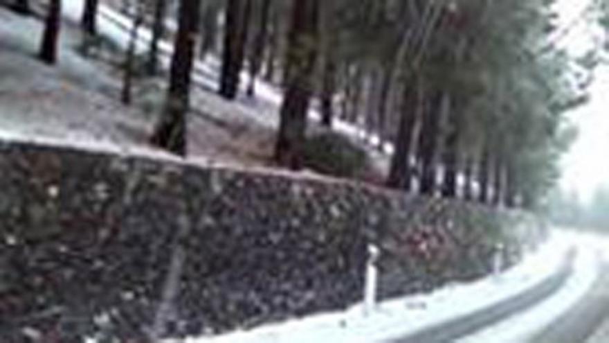 Las cumbres de Gran Canaria reciben varias nevadas en una mañana